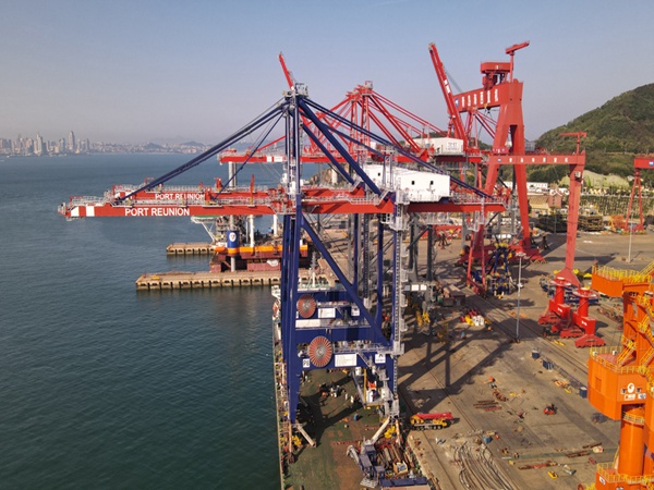 山东聊城集装箱岸桥销售厂家生产65吨集装箱岸桥