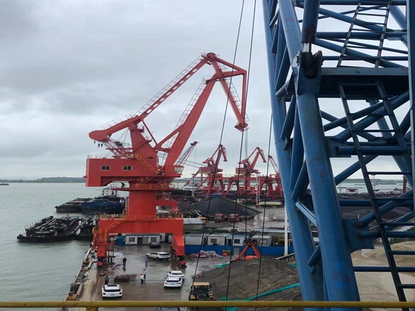 江苏泰州造船门座起重机厂家造船门座起重机雨天打滑怎么办