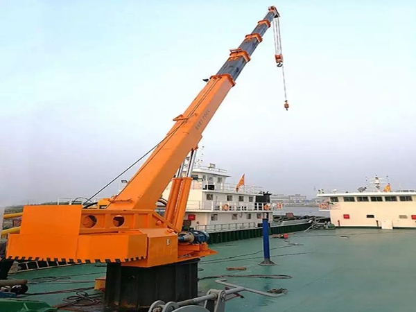 ​山东威海船用起重机公司船吊效率高 灵活性强