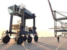 广东珠海集装箱跨运车的灵活性具体体现在哪些方面