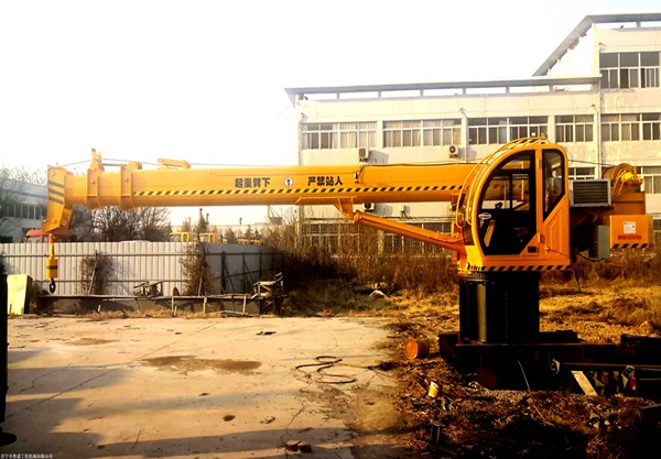 广西钦州船用克令吊的平衡重装置是如何工作的