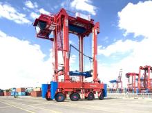 集装箱跨运车液压驱动与电动驱动的原理差异是什么