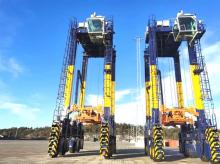 集装箱跨运车常见的行走方式和转向系统类型是什么