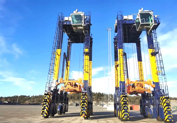 广东阳江35吨集装箱跨运车主要适配哪种尺寸的集装箱