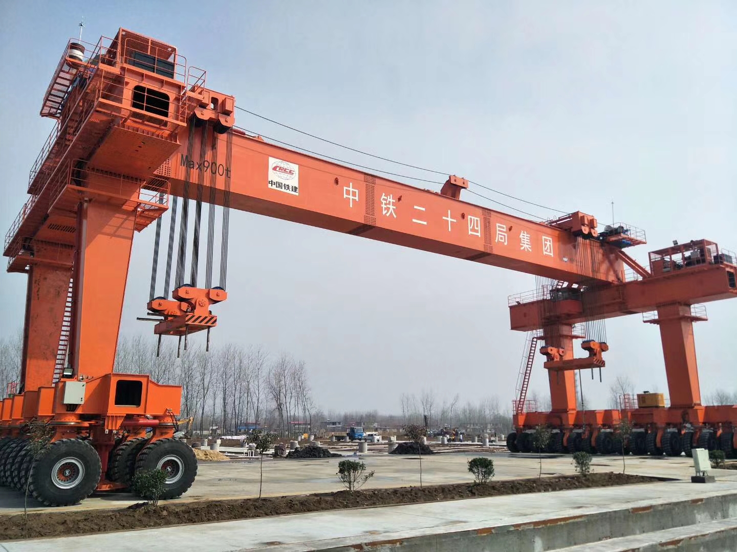 湖南岳阳轮胎吊厂家港口与建筑用轮胎吊设计侧重点差异