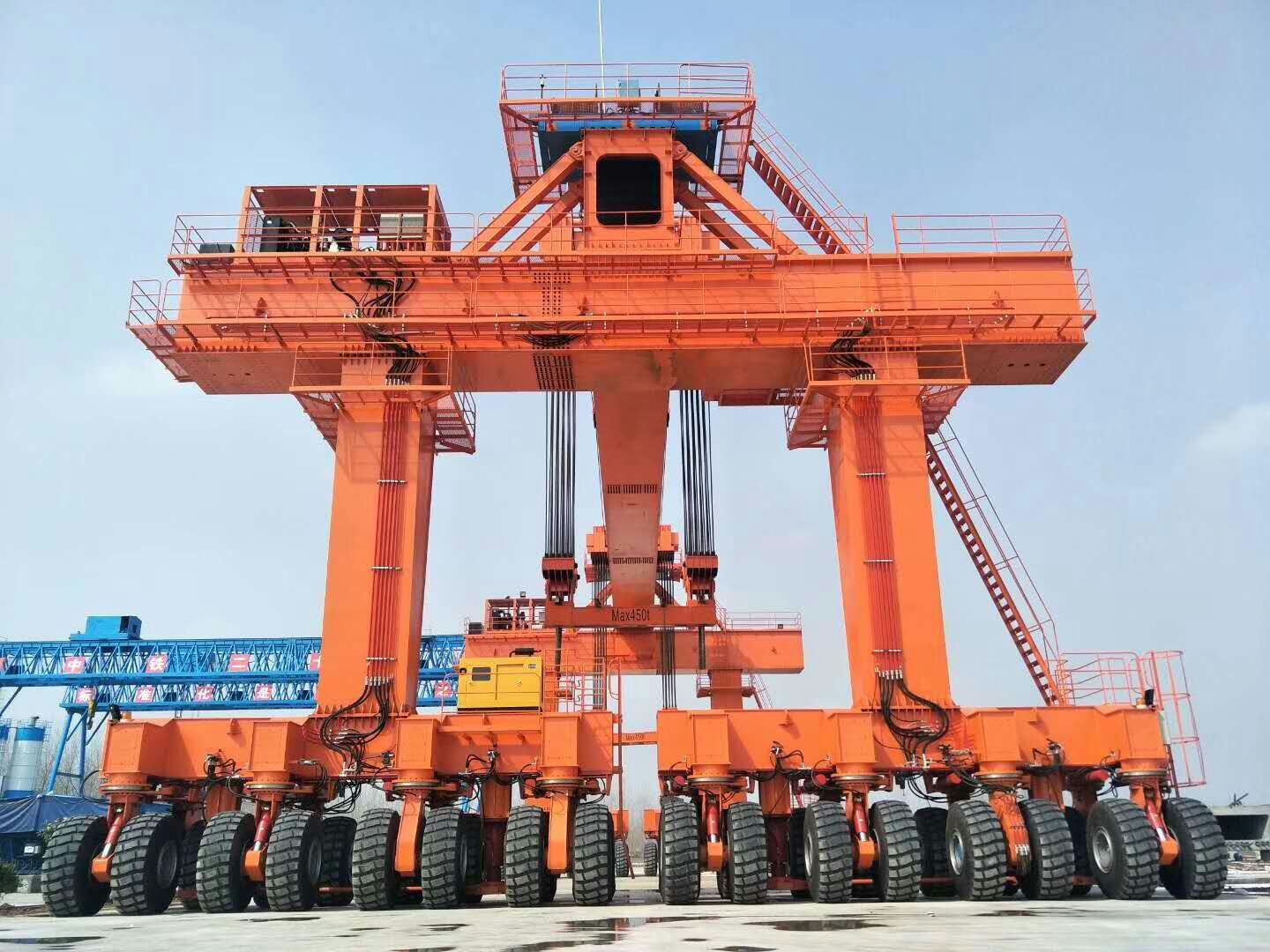 相比履带吊，轮胎吊在转场效率上有哪些优势 